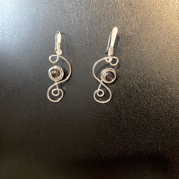 Sterling silver wire and black crystal stone Earrings - Picture 2 of 5